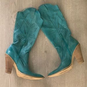 BCBG turquoise western summer boots 7.5